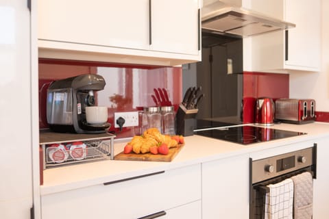 Apartment, Ensuite, Garden View | Shared kitchen