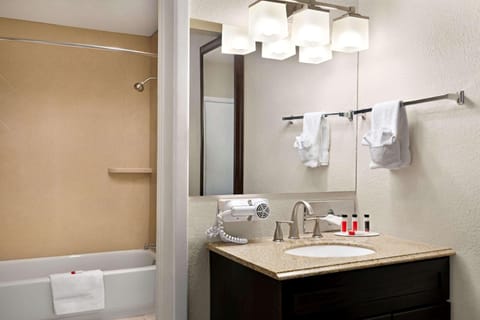 Suite, Multiple Beds, Non Smoking (1st Floor Only) | Bathroom | Combined shower/tub, hair dryer, towels