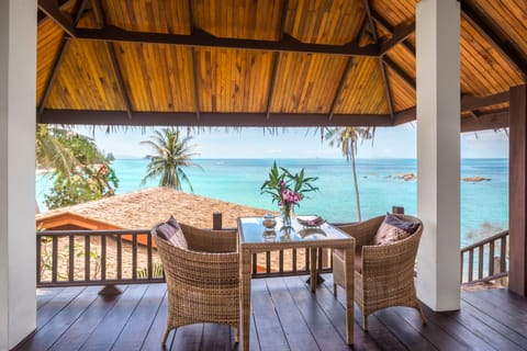 Deluxe Bungalow, 1 King Bed, Sea View | Terrace/patio