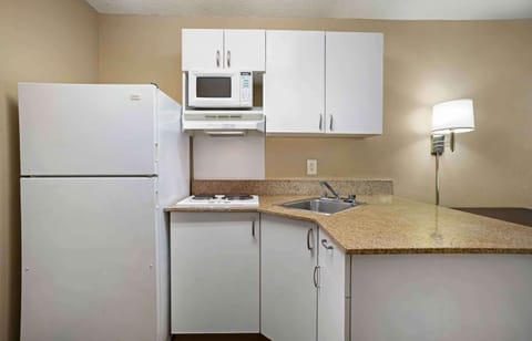 Studio, 2 Double Beds, Non Smoking | Private kitchen | Full-size fridge, microwave, stovetop, coffee/tea maker