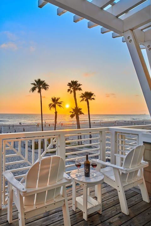 Suite, 1 King Bed, Oceanfront | Terrace/patio