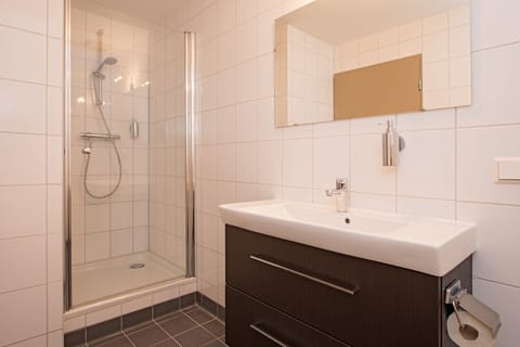 Free toiletries, towels