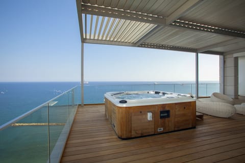 Luxury Penthouse, 4 Bedrooms, Private Pool, Sea View | Premium bedding, memory foam beds, in-room safe, individually decorated