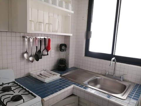 STUDIO | Private kitchen | Oven, toaster, blender, cleaning supplies