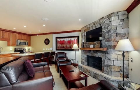 Condo (Luxury Ski in, Ski out 1 Bedroom Moun) | Living area | TV