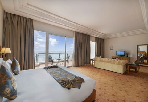 Senior Suite, Sea View | Premium bedding, minibar, in-room safe, desk