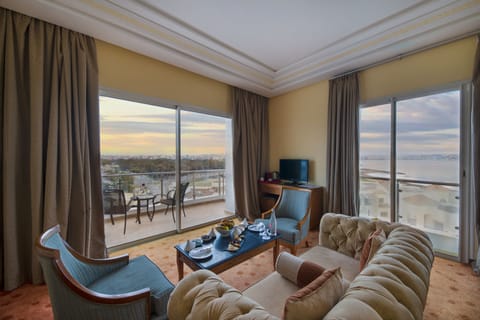 Senior Suite, Sea View | Living area | LED TV