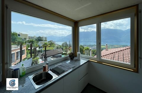 House, Ensuite, Lake View (Locarno Monti) | Shared kitchen