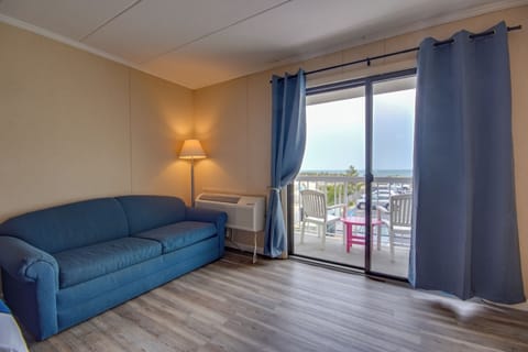 Tower 1 Room Ocean View Efficiency | Living area | 32-inch flat-screen TV with cable channels, TV