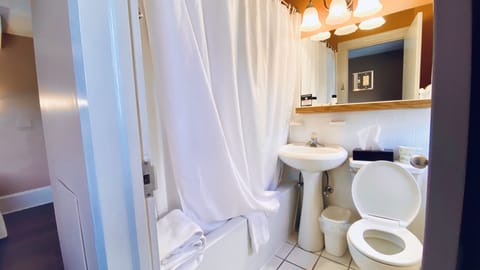 Standard Suite, 1 Bedroom | Bathroom | Free toiletries, hair dryer, towels, soap