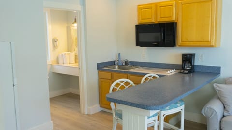 Suite, 2 Bedrooms | In-room dining