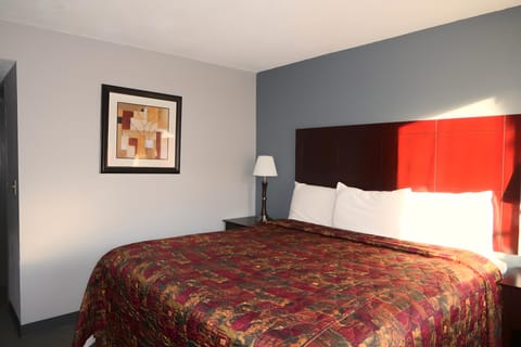 Single Room, 1 Queen Bed, Non Smoking | Premium bedding, down comforters, desk, blackout drapes