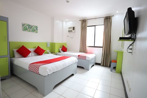 Standard Triple Room | In-room safe, free WiFi, bed sheets