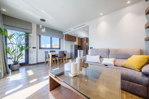 Exclusive Penthouse, Ensuite, City View (Ático) | Interior