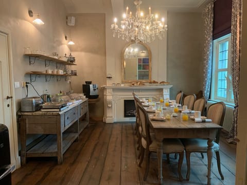 Free buffet breakfast