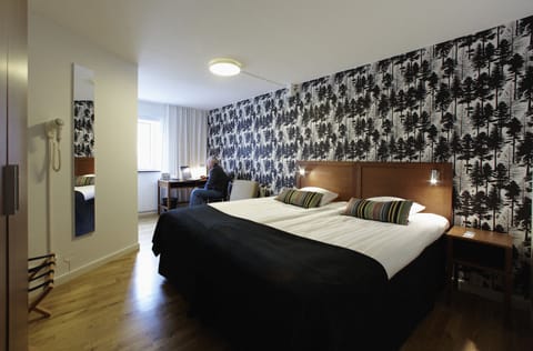 Double Room | In-room safe, individually decorated, individually furnished, desk