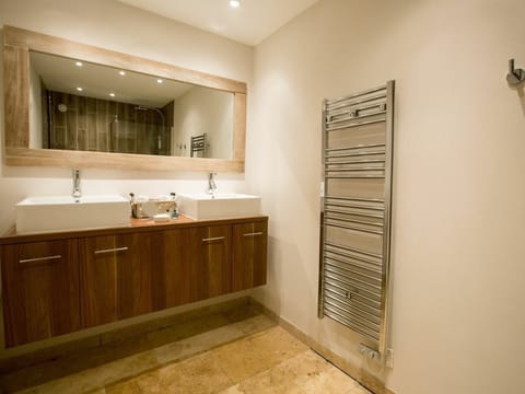 Superior Suite, Ensuite (4) | Bathroom