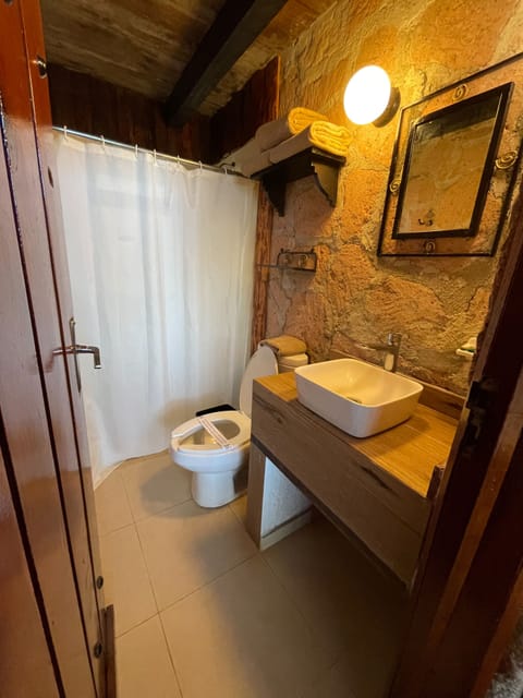 Cabin, 2 Bedrooms, Kitchen | Bathroom | Shower, free toiletries, towels, soap