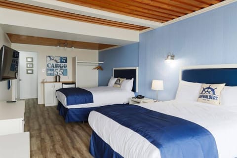 Renovated Suite, 2 Queen Beds, Balcony, Ocean View | Blackout drapes, free WiFi