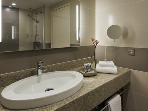 In-room safe, desk, blackout drapes, soundproofing