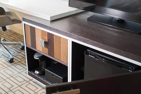 Premium bedding, pillowtop beds, desk, laptop workspace