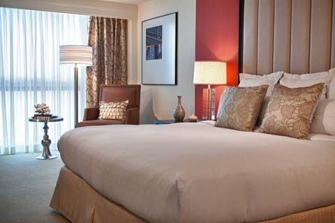 Premium bedding, in-room safe, desk, laptop workspace