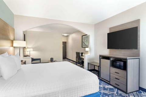 Suite, 1 King Bed, Non Smoking, Refrigerator & Microwave | Premium bedding, desk, laptop workspace, blackout drapes