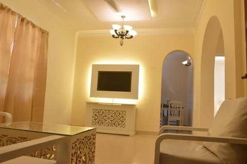 Ambassador Suites 2 BHK with Living Room | Minibar, in-room safe, desk, iron/ironing board