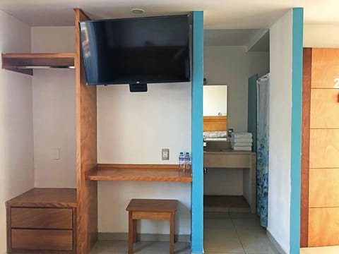 Standard room with 2 beds and air conditioning | Free WiFi, bed sheets