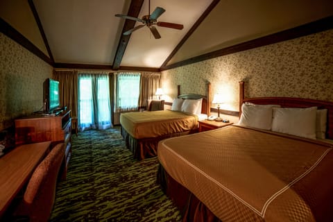 Romantic Room, 1 King Bed, Refrigerator & Microwave | In-room safe, desk, iron/ironing board, free WiFi