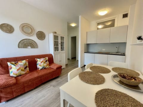 Apartment, 2 Bedrooms, Patio, Garden View | Living room