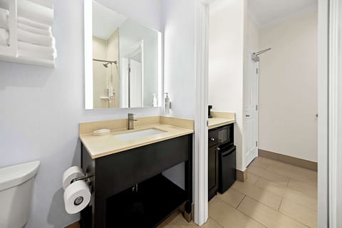 Room, 2 Queen Beds, Non Smoking | Bathroom | Combined shower/tub, free toiletries, hair dryer, towels