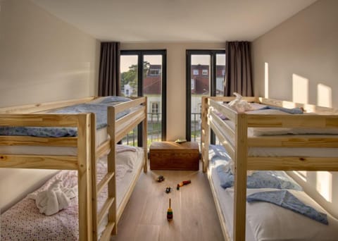 Suite, 2 Bedrooms, Balcony (Typ 3) free children's club | 2 bedrooms, minibar, cribs/infant beds