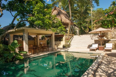 Poolside bar