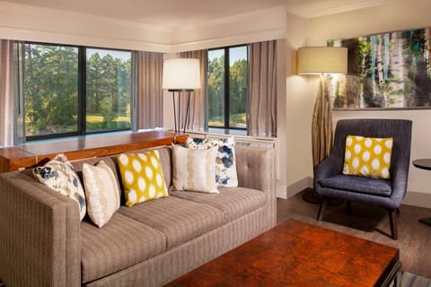 Suite, 1 Bedroom (Mobility Accessible, Roll-In Shower) | Premium bedding, down comforters, in-room safe, desk