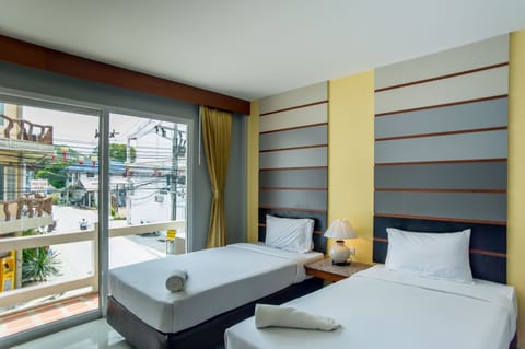 Superior Twin Room with Balcony | Free WiFi, bed sheets