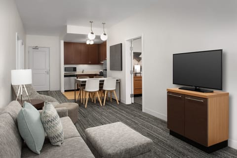 Suite, 2 Bedrooms | Premium bedding, in-room safe, desk, soundproofing