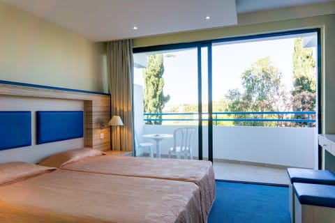 Standard Room | Soundproofing, free rollaway beds, free WiFi, bed sheets