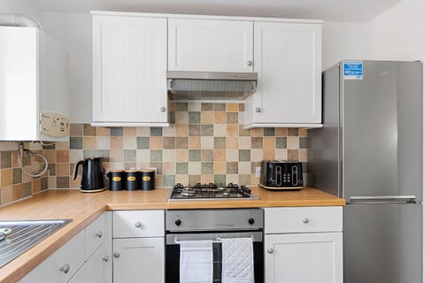 House, Private Bathroom | Shared kitchen