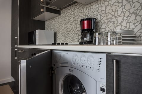 Apartment, 1 Bedroom | Private kitchen | Fridge, microwave, coffee/tea maker