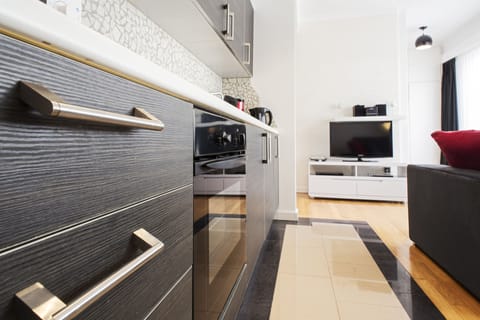 Apartment, 1 Bedroom | Private kitchen | Fridge, microwave, coffee/tea maker