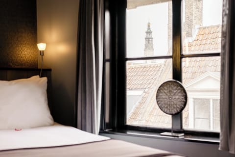 Suite | Hypo-allergenic bedding, individually decorated, individually furnished