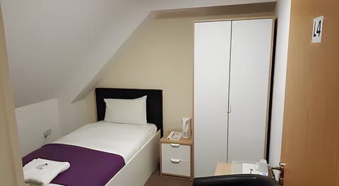 Standard Room | Individually furnished, desk, laptop workspace, free WiFi