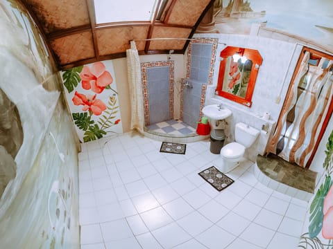 Large Bungalow | Bathroom | Hair dryer, towels