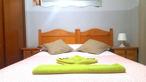 Double Room, 1 Double Bed, Shared Bathroom | Free WiFi