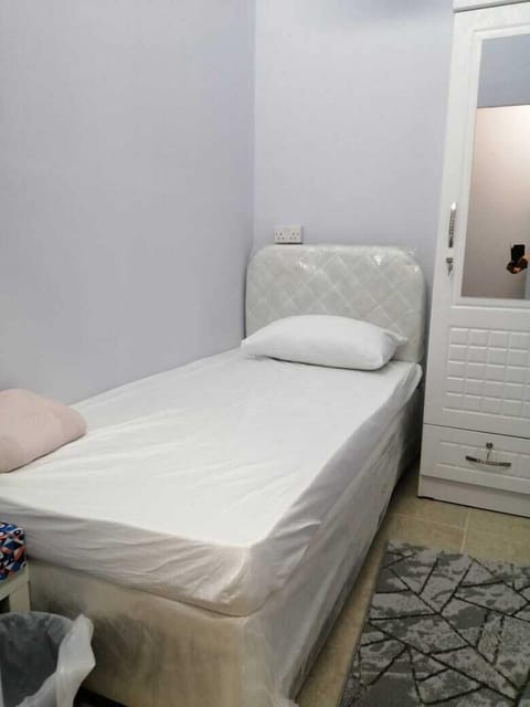 Standard Single Room | Free WiFi, bed sheets