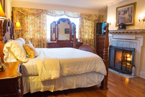 Yellow Room at Chiltern Inn B&B | Individually decorated, individually furnished, blackout drapes