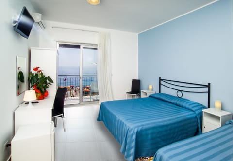 Basic Double or Twin Room, Balcony, Courtyard View | Bathroom | Shower, free toiletries, hair dryer, bidet