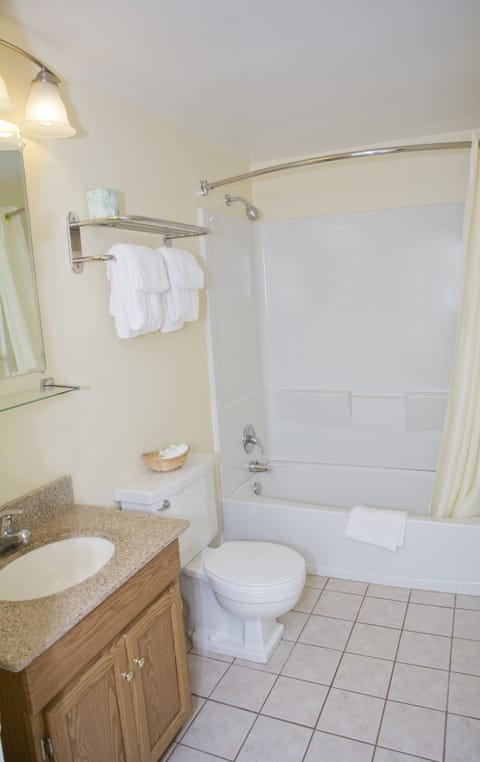 Room, 2 Double Beds, Non Smoking | Bathroom | Free toiletries, hair dryer, towels