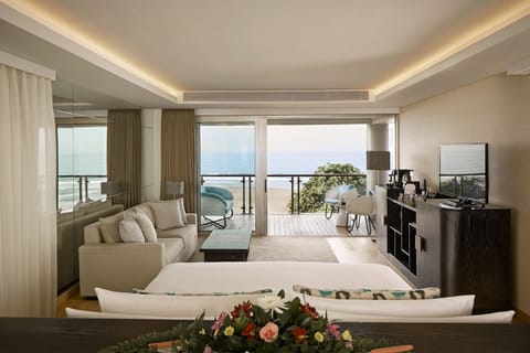 Deluxe Suite, Ocean View | Premium bedding, minibar, in-room safe, desk